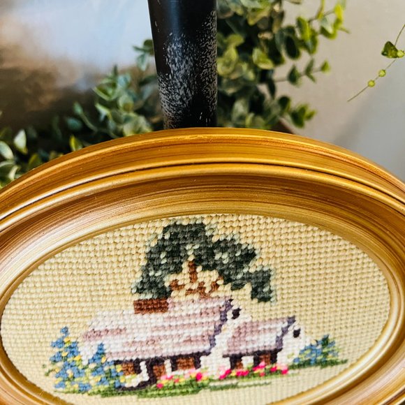 ❌SOLD❌VTG 1970's needlepoint picture of a house and garden - Picture 2 of 6